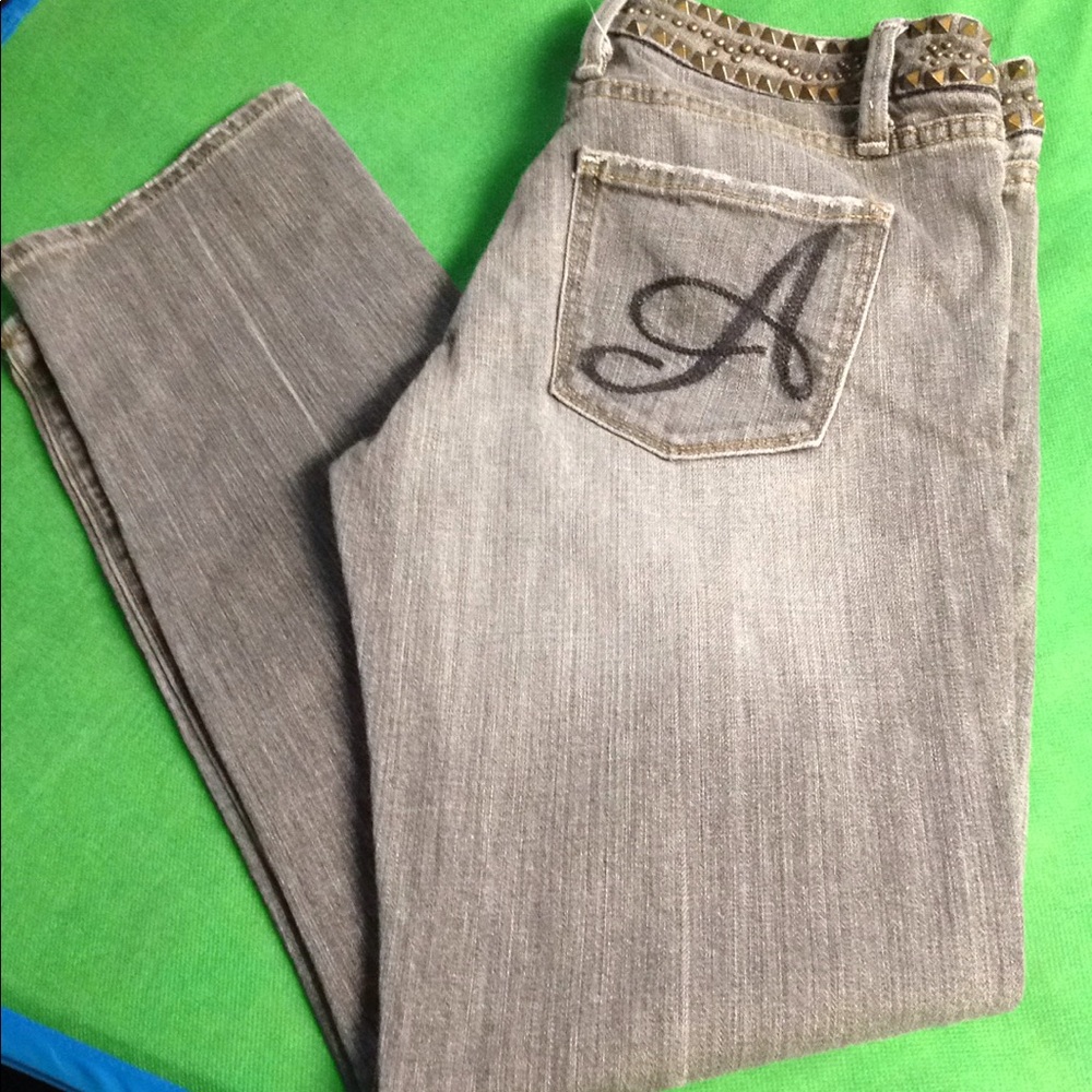 Anoname jeans